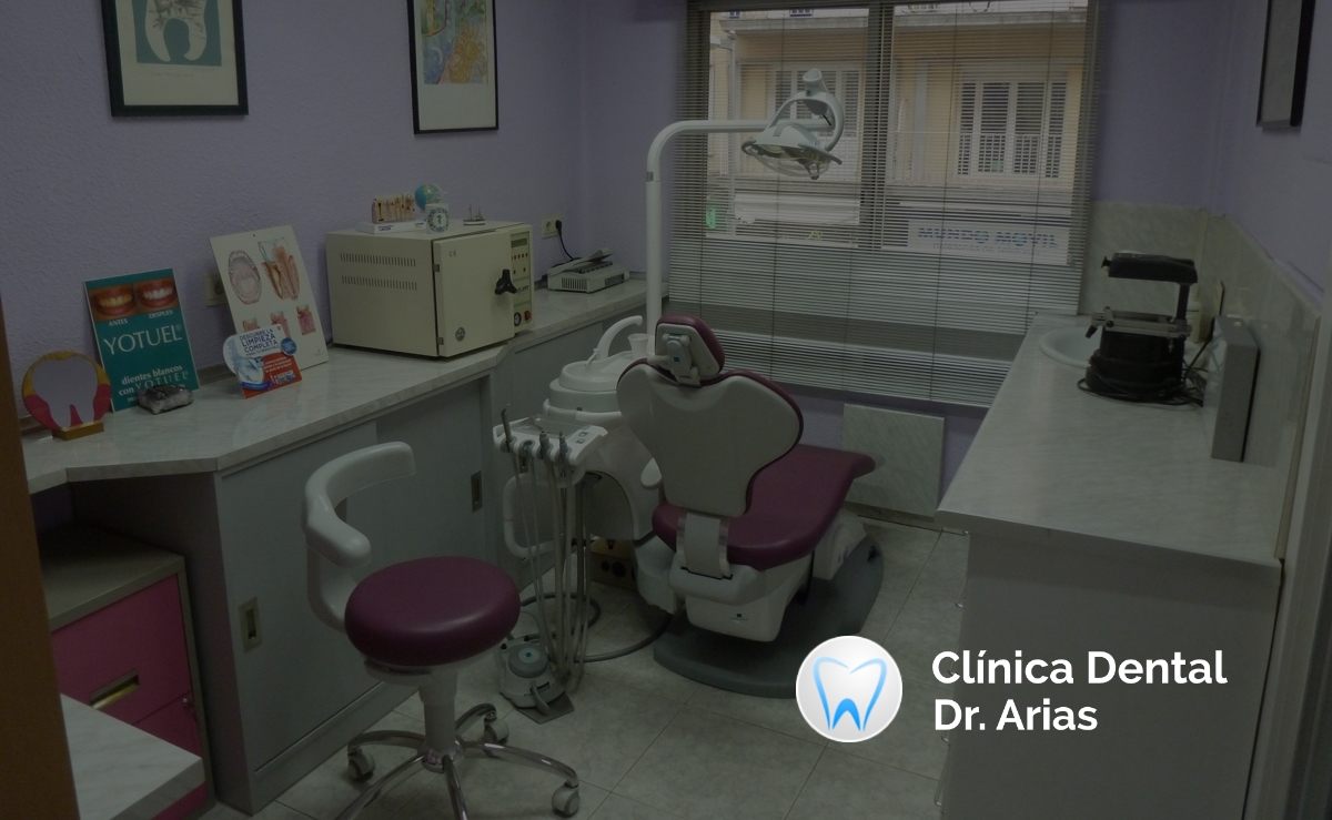 Clínica Dental Dr. Arias Dentista en Granada